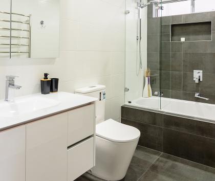 Bathroom-Experience-Gallery-Bigger 1