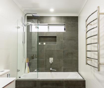 Bathroom-Experience-Gallery-Bigger 2