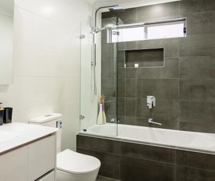 Bathroom-Experience-Gallery-Bigger 3